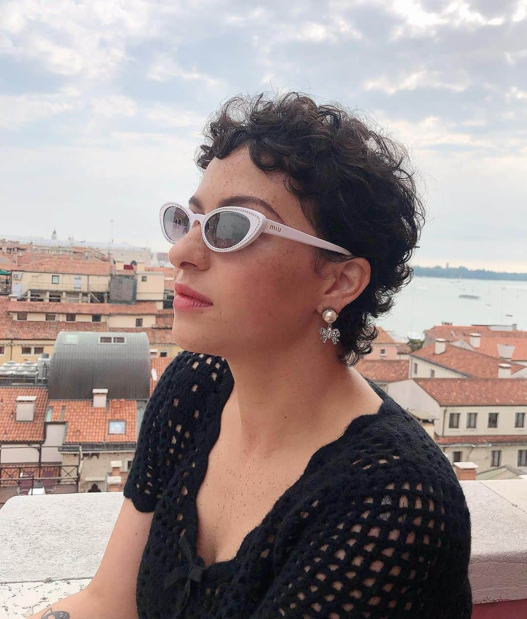 Lacy Redwayさんのインスタグラム写真 - (Lacy RedwayInstagram)「Buongiorno !!!! Which means good day from my new home ! 🇮🇹 I’m not coming back you guys 😩🤗 ✨ Alia Shawkat✨this morning with this incredible backdrop ! 🙌🏾🙌🏾🙌🏾」9月2日 22時10分 - lacyredway