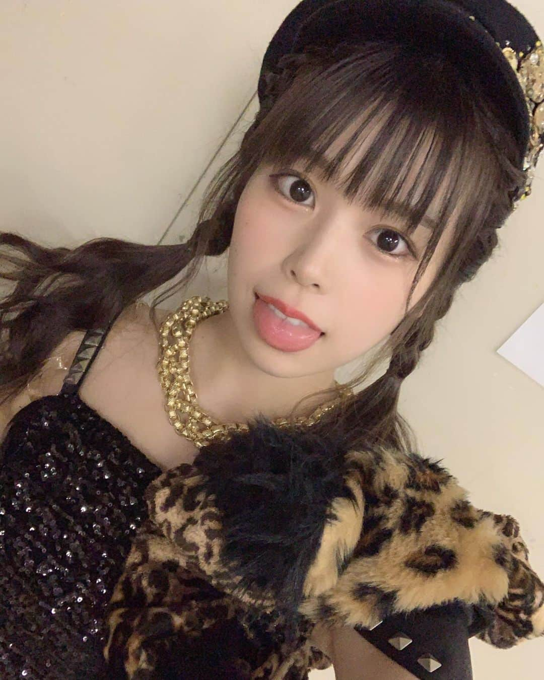 吉川七瀬さんのインスタグラム写真 - (吉川七瀬Instagram)「チーム8広島コンサート終わりました🥳お祭りやったりコントやったりあべたーに来てくれたり盛りだくさんだったので終わった後クッタクタだったけど美味しい広島のお好み焼き食べれて幸せだった〜🥰 来てくれたみんな本当に本当にありがとう！遠かった人もいたと思うけど楽しかったっていう声がたくさん聞けてホッとしてます🥰また新しい思い出更新❣️ 衣装は愛しきナターシャの衣装！」9月2日 22時11分 - yoshikawa_nanase