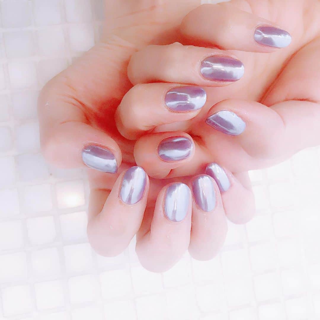 なかやまちえこのインスタグラム：「パープルミラー💫 #nail #nails #nailart #ネイル #美甲 #ネイルアート  #clou #nagel #ongle #ongles #unghia #japanesenailart #manucure #네일 #젤네일 #네일아트 #네일리스트 #japanesenails #manicurist #gelnails  #ミラーネイル #mirrornails #パープルミラー #絵津鼓 さん」
