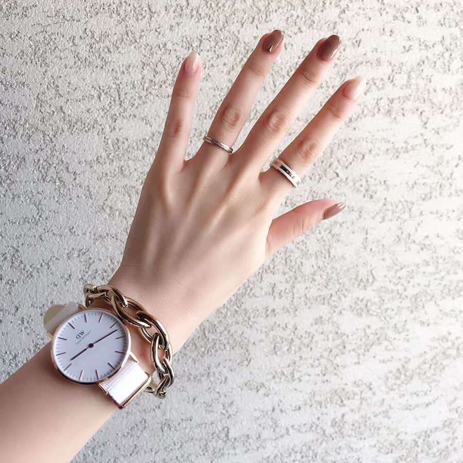 minminmaaaさんのインスタグラム写真 - (minminmaaaInstagram)「・ @danielwellington の新作Dover ⌚︎💓 ・ ・ 白のメッシュのベルトが爽やかで、指輪との相性も🙆🏻‍♀️✨ ・ ・ ・ ・ 15%オフクーポン「misato18」 有効期限 2019.10.31まで ・ ・ https://www.danielwellington.com/jp ・ ・ ぜひチェックしてみてください✨ ・ ・ ・ #ダニエルウェリントン #dw新作#dw手元ルックス #リング#danielwellington #watch #バングル#手元くら部 #手元倶楽部 #腕時計 #プレゼント#Instagram#ネイル#ジェルネイル」9月2日 22時27分 - minminmaaa