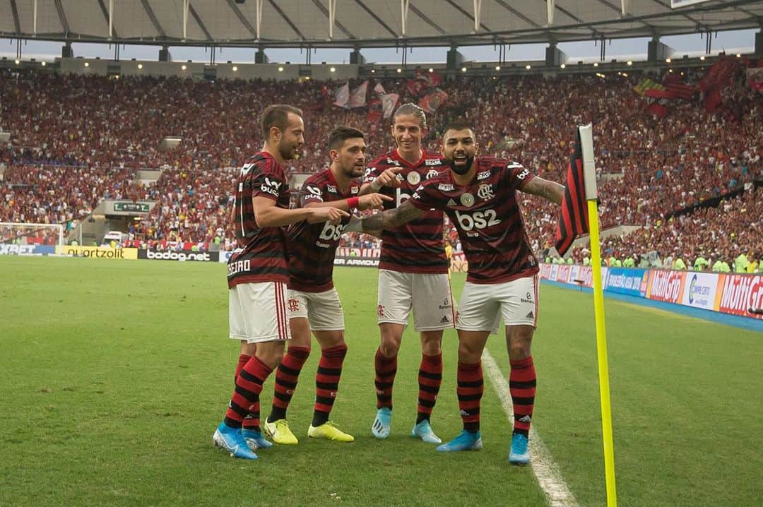 フィリペ・ルイスさんのインスタグラム写真 - (フィリペ・ルイスInstagram)「Flamengo 3x0 Palmeiras ❤️🖤❤️🖤❤️🖤 📸 @alexandrevidalfotografo」9月2日 22時54分 - filipeluis