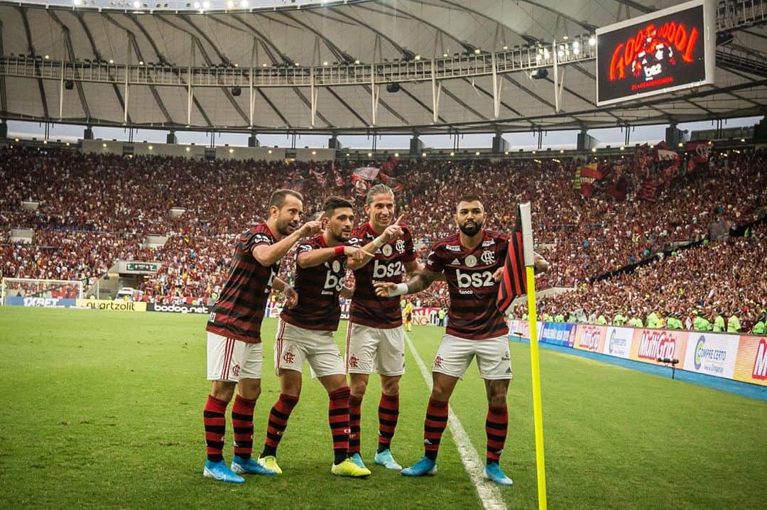 フィリペ・ルイスさんのインスタグラム写真 - (フィリペ・ルイスInstagram)「Flamengo 3x0 Palmeiras ❤️🖤❤️🖤❤️🖤 📸 @alexandrevidalfotografo」9月2日 22時54分 - filipeluis