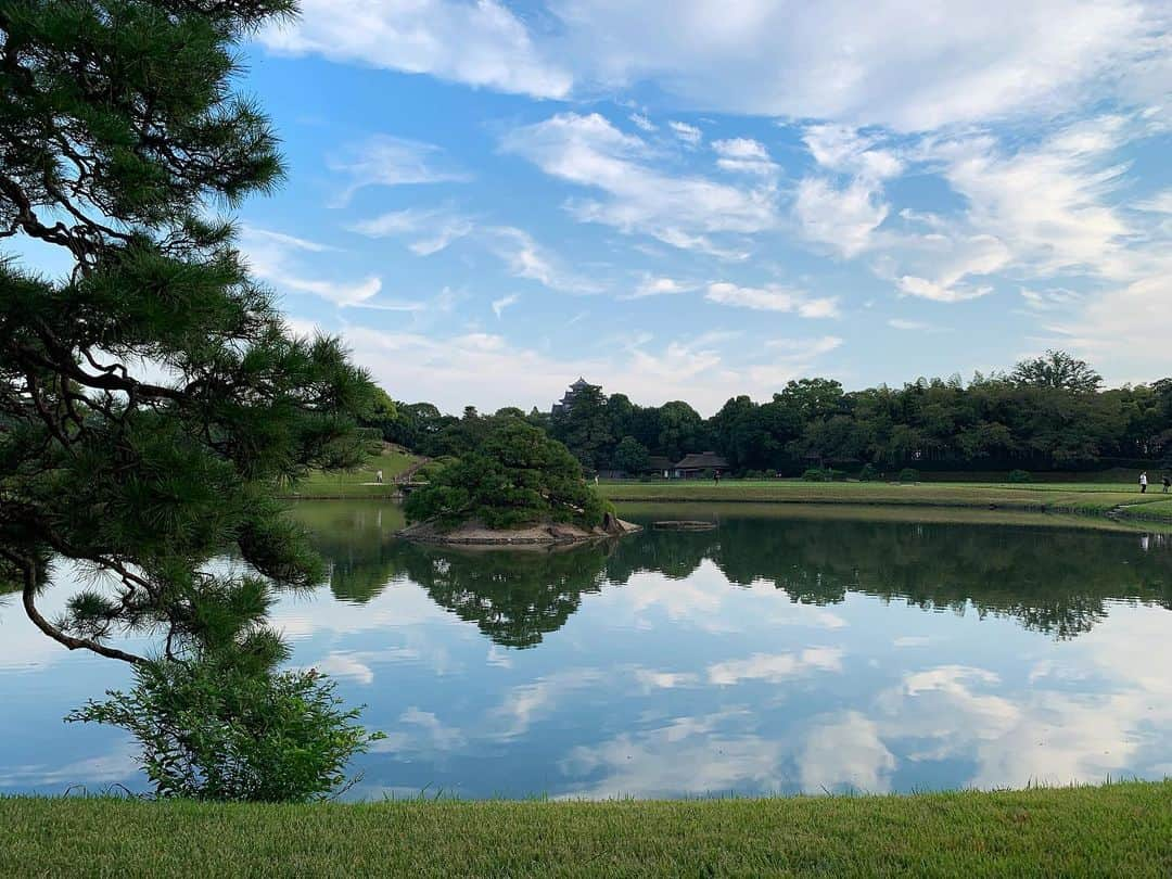 高木琢也さんのインスタグラム写真 - (高木琢也Instagram)「日本三名園 岡山後楽園🌳🌳 鏡みたいじゃね？ この庭綺麗だったなー😍💙 #日本三名園 #岡山後楽園 #庭 #寄り道」9月2日 22時57分 - takagi_ocean