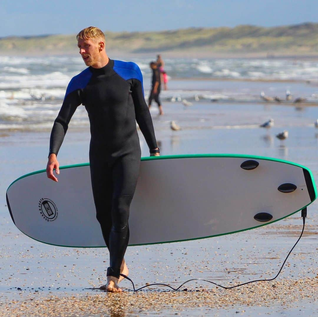 ADOデン・ハーグさんのインスタグラム写真 - (ADOデン・ハーグInstagram)「🏄‍♂️ Surfing!」9月2日 23時21分 - adodenhaag