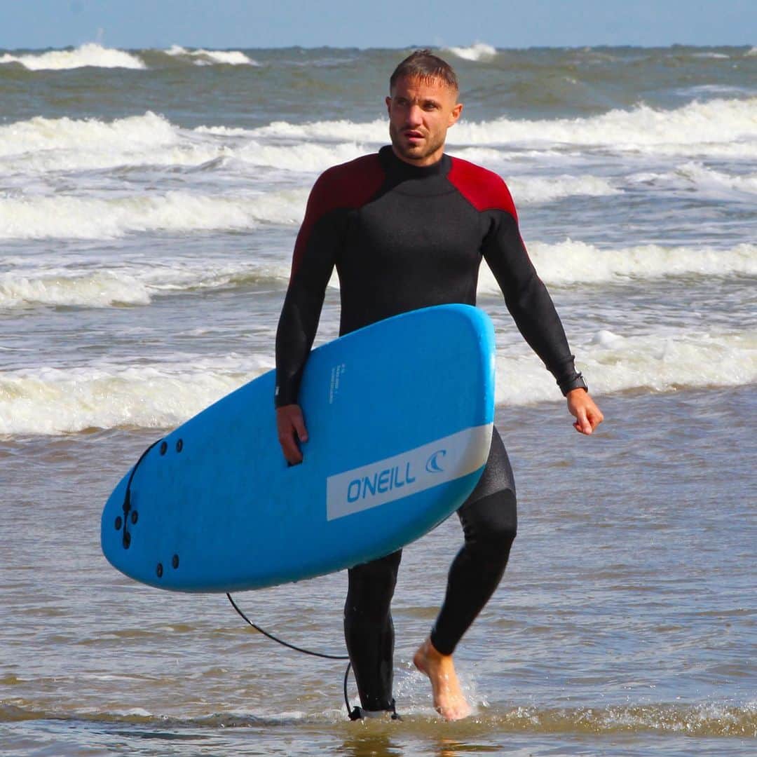 ADOデン・ハーグさんのインスタグラム写真 - (ADOデン・ハーグInstagram)「🏄‍♂️ Surfing!」9月2日 23時21分 - adodenhaag