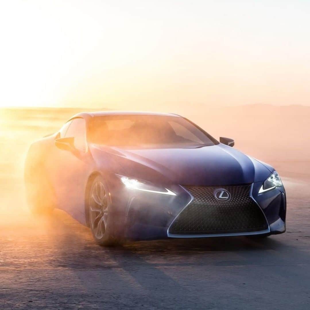Lexus USAのインスタグラム：「Works hard so you don't have to. #LaborDay」