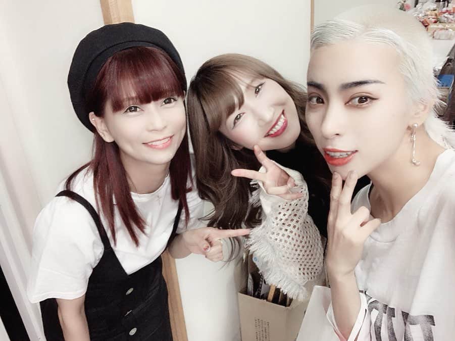 青山愛菜さんのインスタグラム写真 - (青山愛菜Instagram)「舞台［プレイハウス］観てきた！ぜんっぜん想像してたのと違った！もちろん良い意味で！ ライブの時とは違う振付けのギャンパレの曲は釘付けになって観てた。 演技するみんなは普段ぽさもありながら、でもちゃんと女優もしててアーティストもしてて、素敵やったで😭 #プレイハウス #GANGPARADE #東京芸術劇場」9月2日 23時43分 - ainamnsl