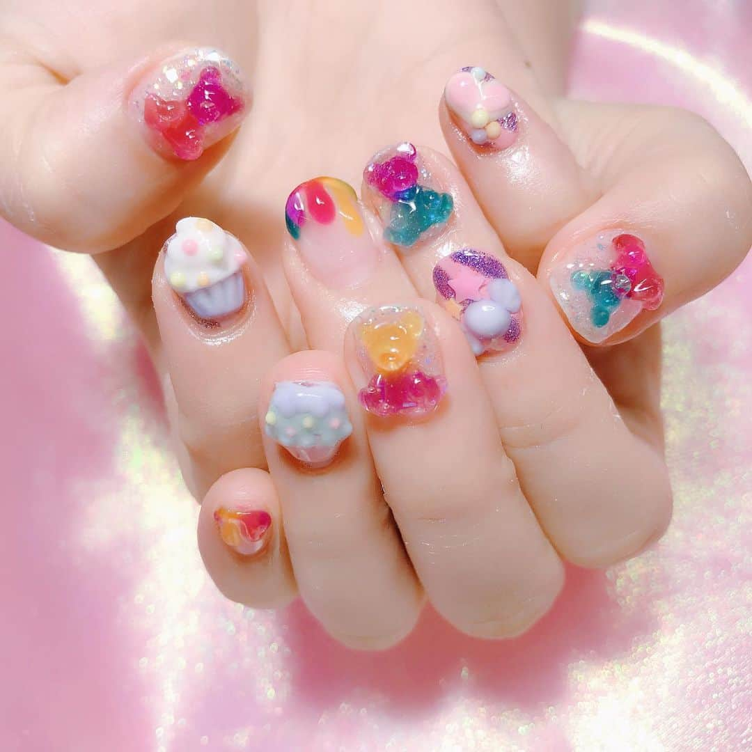 なかやまちえこさんのインスタグラム写真 - (なかやまちえこInstagram)「スウィート ファンシー💫 #nail #nails #nailart #ネイル #美甲 #ネイルアート  #clou #nagel #ongle #ongles #unghia #japanesenailart #manucure #네일 #젤네일 #네일아트 #네일리스트 #japanesenails #manicurist #gelnails #ゆめかわ #ゆめかわネイル #kawaii #kawaiinails #ファンシーネイル #fancynails #お菓子ネイル #大久保ちか ちゃん」9月2日 23時50分 - chiekonakayama