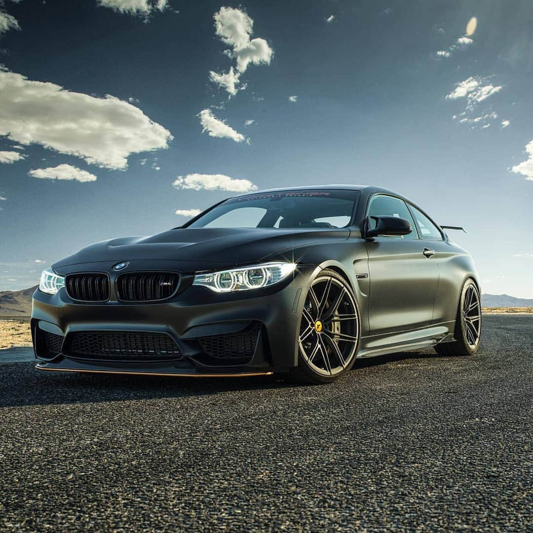 Kik:SoLeimanRTさんのインスタグラム写真 - (Kik:SoLeimanRTInstagram)「@vorsteiner  Track Monster 😈 | BMW M4 GTS with our full GTS-V aero kit & 20” VFN-512’s |  #vorsteiner #vorsteinernero #vorsteinerwheels #wheels #flowforged #forged #forgedwheels #bmw #bmwm4 #bmwm3 #f82m4 #m4gts」9月2日 23時59分 - carinstagram