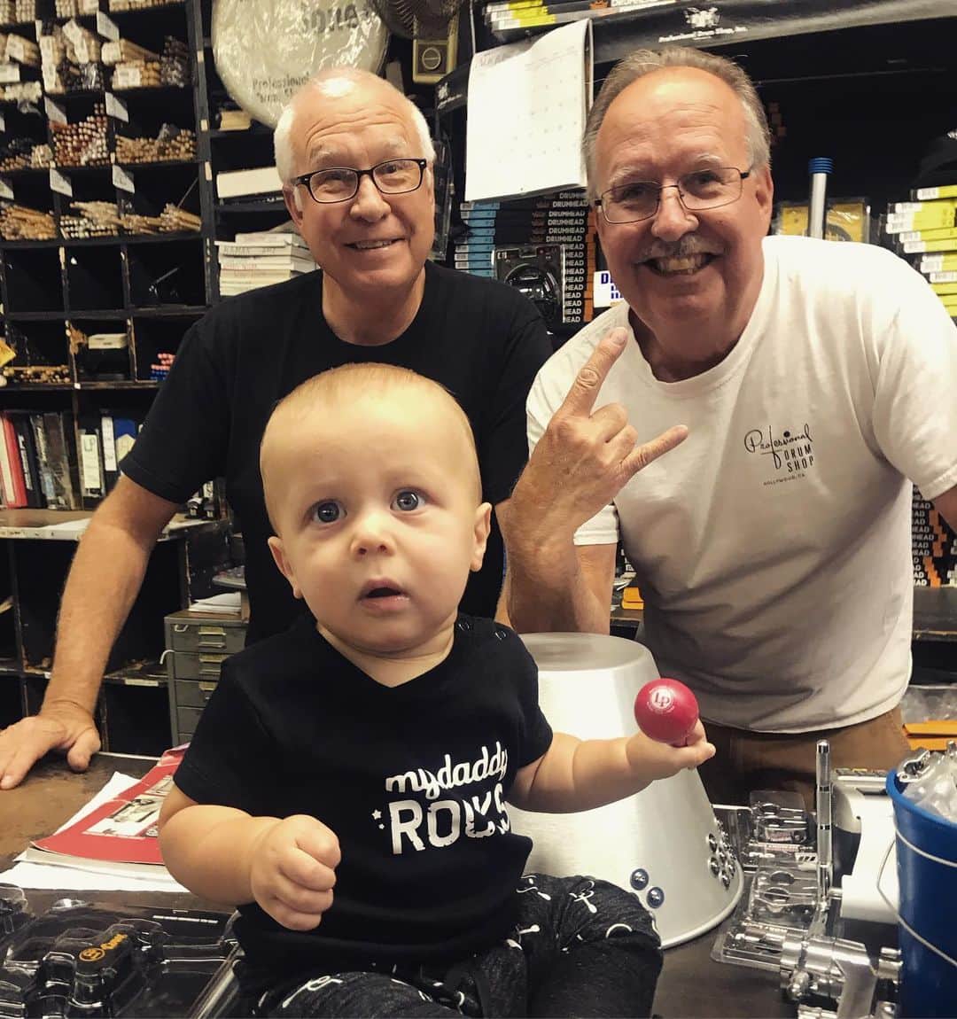トレ・クールのインスタグラム：「Drums are fun @prodrumhollywood」