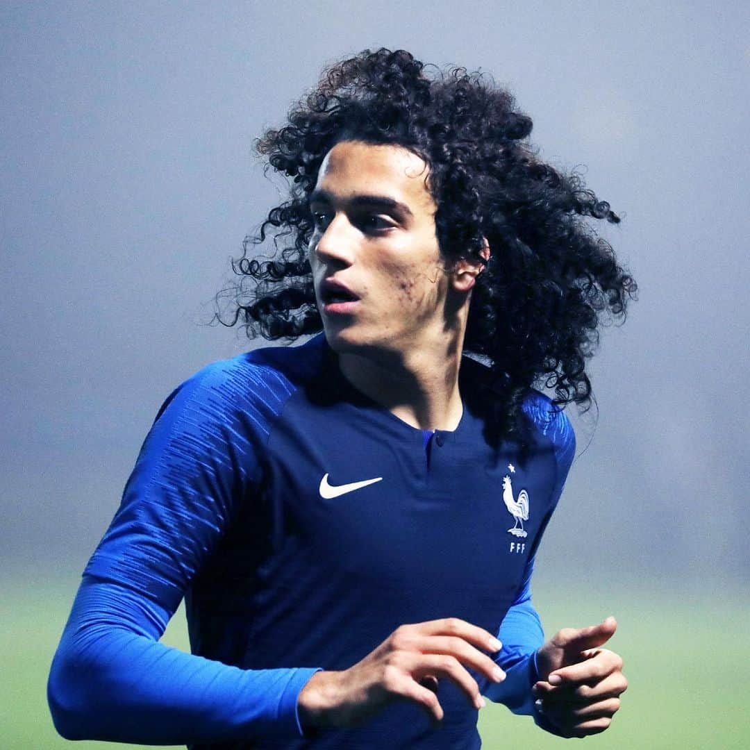 サッカー フランス代表チームさんのインスタグラム写真 - (サッカー フランス代表チームInstagram)「@matteoguendouzi a été appelé pour la première fois avec les Bleus pour remplacer @Paulpogba forfait pour les 2 prochains matchs 🇫🇷 Bienvenue ! 👏 #FiersdetreBleus - First call with Les Bleus for Matteo #Guendouzi who stands in for Paul #Pogba for the next two games 🇫🇷」9月3日 0時01分 - equipedefrance