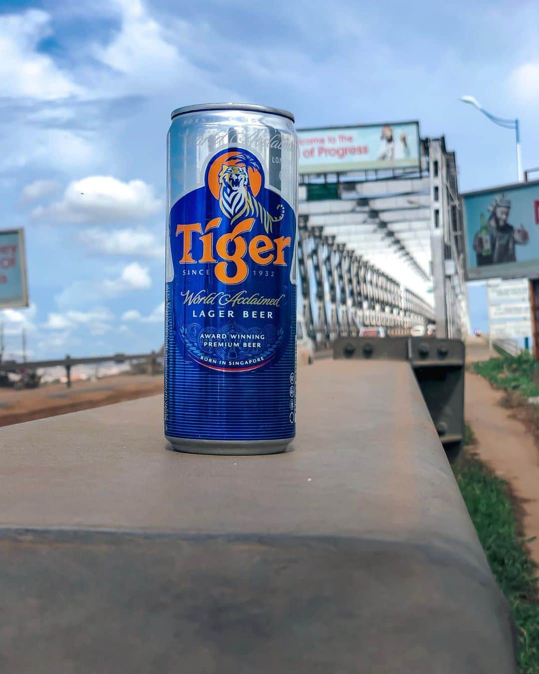 ノーブル・イグウェさんのインスタグラム写真 - (ノーブル・イグウェInstagram)「All Beers Are Born Equal But There’s Only One with A Master’s Degree. Ndi Igbo,Your Son,Tiger that went Abroad for his Master’s degree is back in a sleek Can.  Ukwu,Abacha,Ugba and Isi ewu Odu kwa? #style #lifestyle」9月3日 0時13分 - noble_igwe