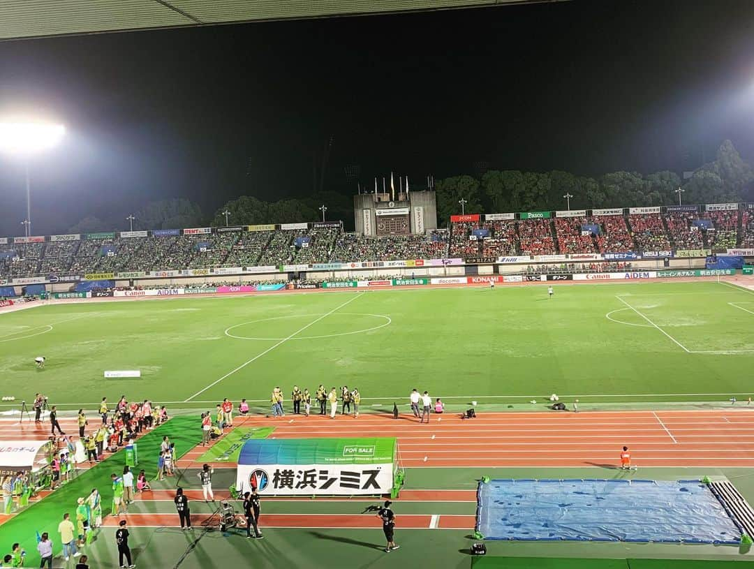 わちみなみさんのインスタグラム写真 - (わちみなみInstagram)「Shonan BMWスタジアム平塚🏟﻿ ﻿ 湘南ベルマーレにはこの前の試合で﻿ 悔しい思いをしたので余計に応援熱が入りました🆚﻿ ﻿ (そんな思いとは裏腹にかなり和やかな雰囲気のスタジアムでした。。)﻿ ﻿ 早い時間帯で先制しましたが﻿ 難しかったですね、、﻿ 無失点で切り抜けず、引き分け😢﻿ ﻿ 苦しい状況続いていますが﻿ こういうときこそ応援で力を貸したいですね、、！﻿ ﻿ すぐルヴァンがあります！！﻿ 連戦です！﻿ 応援頑張りましょう⭐️⭐️‼️ #湘南ベルマーレ戦  #urawareds #浦和レッズ」9月3日 0時39分 - wacchime