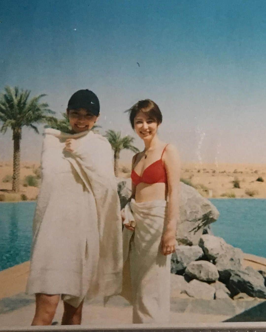 福山理子さんのインスタグラム写真 - (福山理子Instagram)「はじめてのDubaiは2001年かな？いままで3回行きました。はじめては、モデルのお仕事でANAのパンフレット。日本人は誰もいませんでした。これから、リゾートになるからとのことでした。いまや、すごいね！ Dubai大好き！ #砂漠大好き  #Dubai #ANApamphlet」9月3日 0時40分 - rikofukuyama
