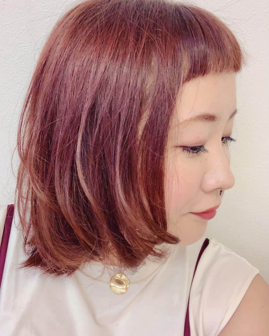 出雲阿国さんのインスタグラム写真 - (出雲阿国Instagram)「9月の開運ヘア❤️ #belleginza の #鯨岡さん に 9月の開運カラー にしてもらいました❤️ 色めっちゃ好き〜☆ #ラベンダーピンク に❤️ #乙女座ハーブ の #ラベンダーカラー で 9月も上げていきます☆  安定の #やらかし前髪  そして、今月は トリートメント強化月間！  髪の毛を うる艶にすることが 開運行動なので #ケラスターゼ のトリートメントを してもらい ちゅるんちゅるんです❤️ 毛質が変わって 嬉しい😊❤️ 9月の自分整え せっせと頑張ります☆  美容院終わりで #かまちょライブ  お客さんにめっちゃ褒めてもらえて 嬉しかったー😊❤️ 早速いい事あった☆笑  #開運ヘア #トリートメント強化月間 #開運 #風水 #ずも姉 #ずもさん #前髪やらかし」9月3日 0時57分 - izumonookuni