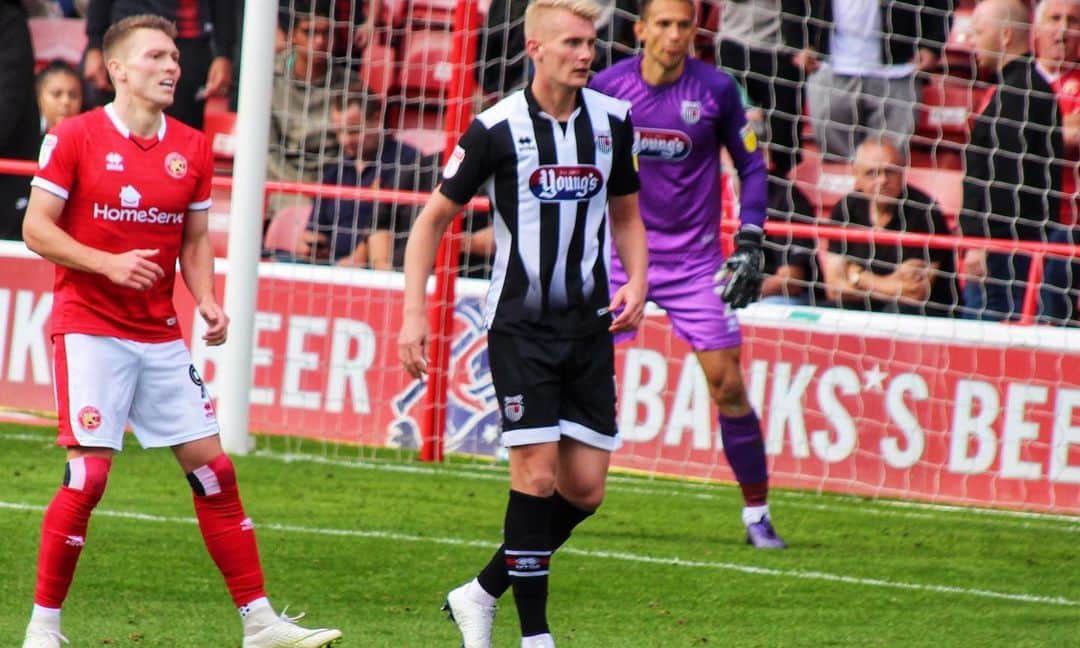 ルドゥウィッグ・オーマンさんのインスタグラム写真 - (ルドゥウィッグ・オーマンInstagram)「Great win away from home! And thanks for the support by the 800 Grimsby fans! 👍🏼 #utm photo: @anniemac130」9月3日 0時58分 - ludvigohman3