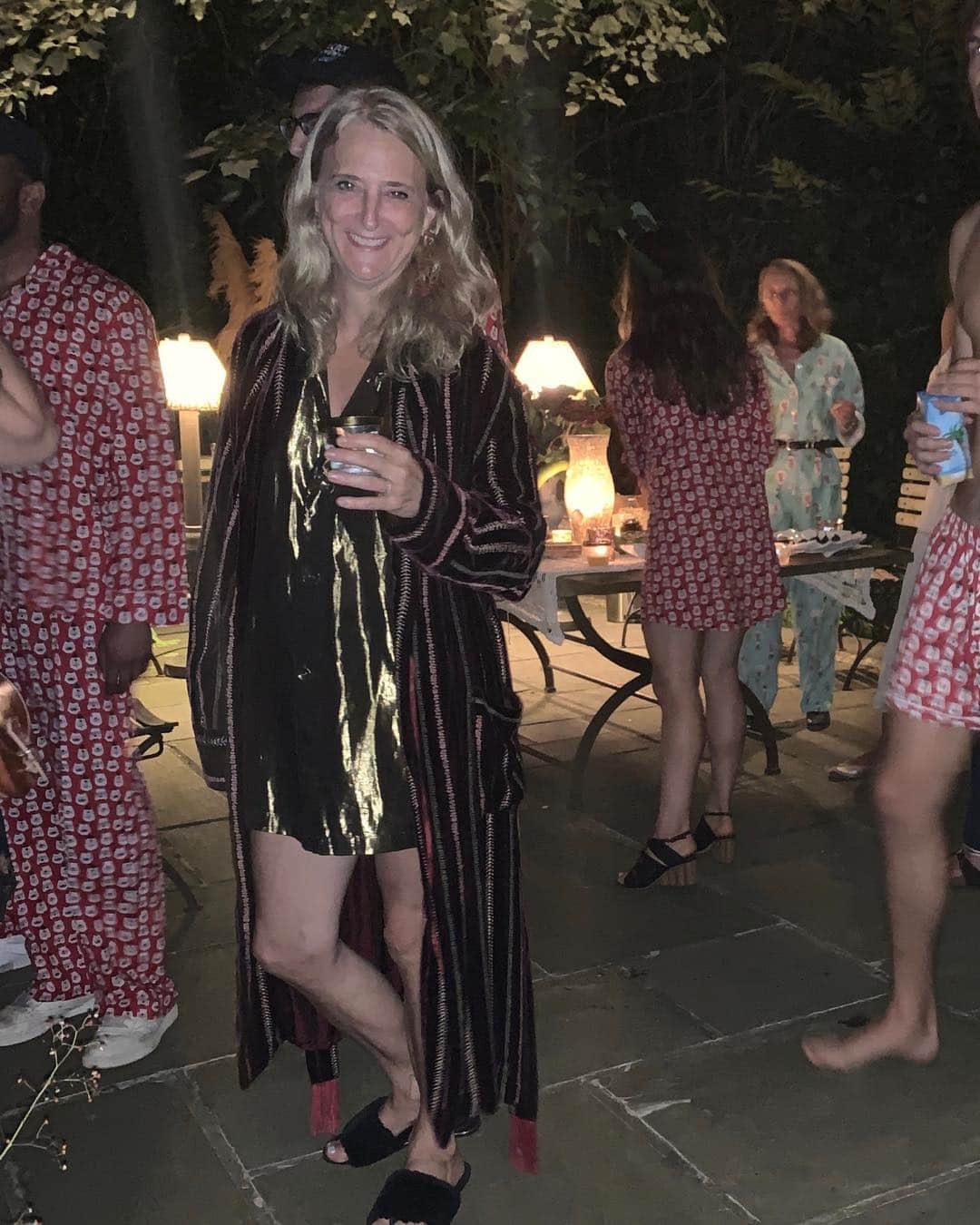 ナネットレポーのインスタグラム：「Closing out the summer in my pjs #pajamaparty 🤫💃」