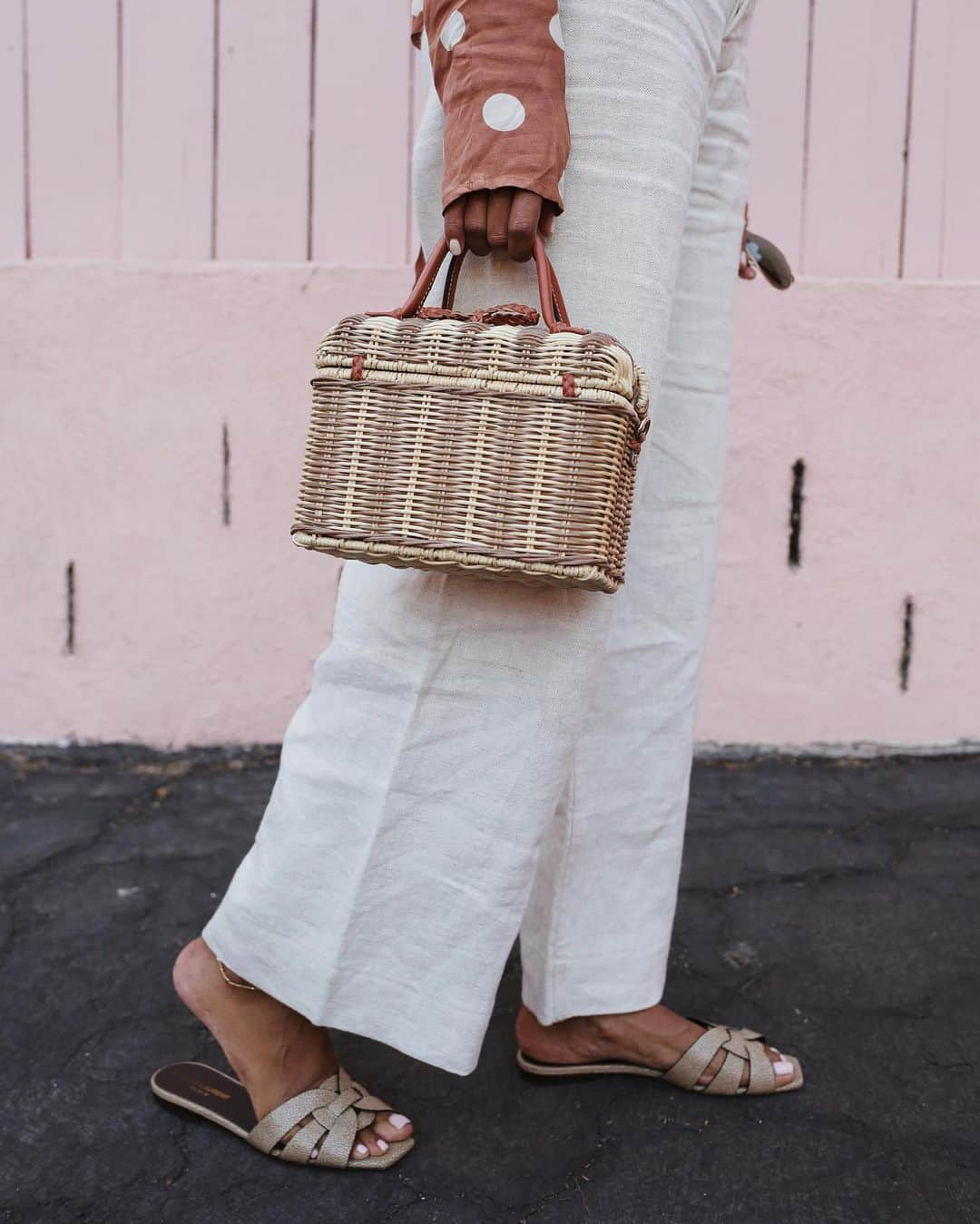 ジュリー・サリニャーナさんのインスタグラム写真 - (ジュリー・サリニャーナInstagram)「Long weekend attire. ✨」9月3日 1時15分 - sincerelyjules