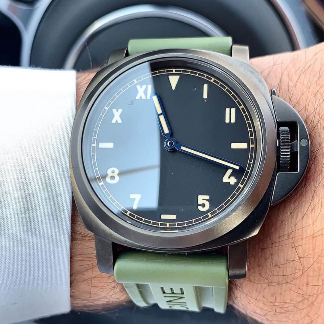 パネライのインスタグラム：「I didn’t initially like a Cali dial on the Luminor but I think the #Panerai #PAM779 Is winning me over. Pic by buddy @q8horology1 #paneraicentral」