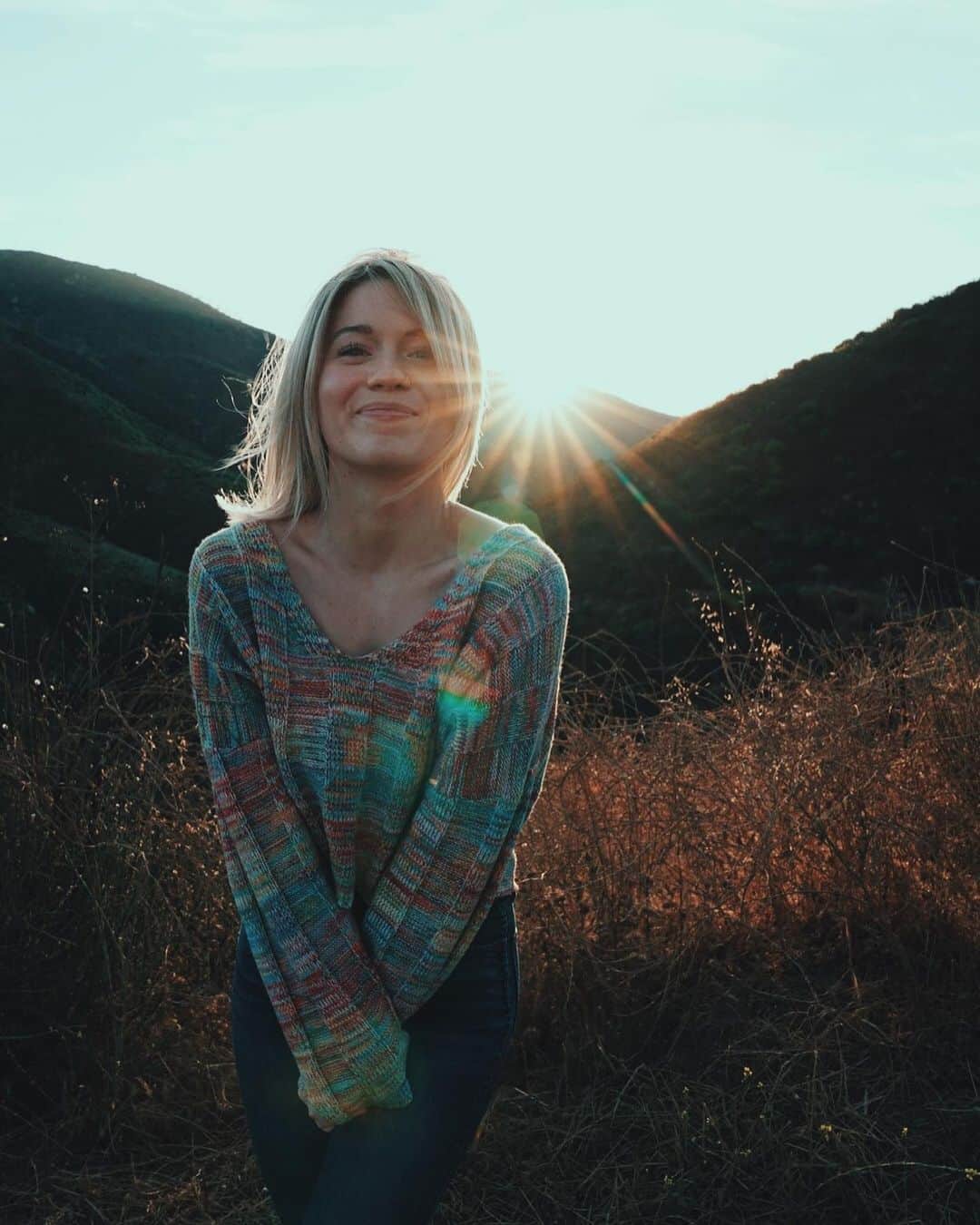 キートン・ストロンバーグのインスタグラム：「Happy birthday to this beautiful girl! I’m so incredibly grateful And lucky to have you in my life. You are always helping me find positivity and happiness in my life. I love you so so so much.  And I don’t know about you, but I’m feeling 22. 🎈」