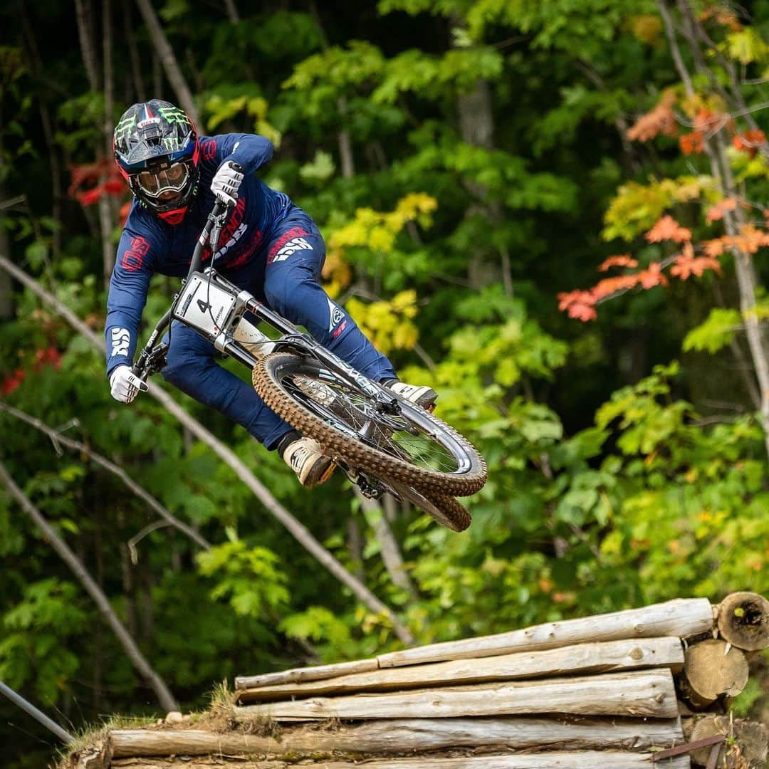 モンスターエナジーさんのインスタグラム写真 - (モンスターエナジーInstagram)「Missing first by barely half a second, @troybrosnan takes second at the UCI #MountainBike #Downhill #WorldCup in Mont-Sainte-Anne with @amaurypierron4 taking third at 2.5 seconds off of the win 🤯 ⠀⠀⠀⠀⠀⠀⠀⠀⠀ The World cup now packs its bags and heads to the United States for the final stop of the 2019 downhill season in Snowshoe, West Virginia where the champions will be crowned 👑 ⠀⠀⠀⠀⠀⠀⠀⠀⠀ #MonsterEnergy #MTB #MountainBiking #Biking」9月3日 1時59分 - monsterenergy