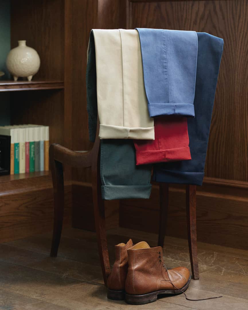 ハケットのインスタグラム：「No matter what the occasion is, there's a chino colour to match. Not sure where to start? Head to the link in our bio for the ultimate guide on how to pick the perfect chino. #Hackett #Chinos」
