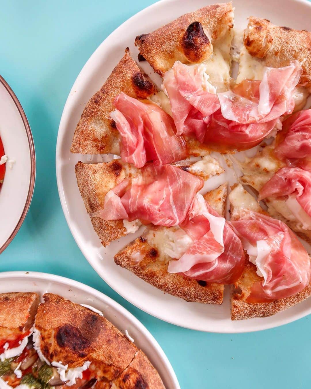 Eat With Steph & Coのインスタグラム：「[CLOSED]‼️GIVEAWAY TIME‼️ I know you want a pizza this 🍕- this week I’ve teamed up with @radioalicepizzeria to give you a chance to win a meal for 2, inclusive of pizzas and profiteroles!  Why profiteroles, you ask? Well this is because my favourite @gailsbakery has joined forces with Radio Alice to serve up some pizza profiteroles. These sourdough profiteroles will be topped with organic chocolate hazelnut sauce and crunchy peanut butter, and they are DELISH!! To enter, just do the following simple steps: 1. Like this photo 2. Follow @radioalicepizzeria @gailsbakery @eatwithsteph_ldn and @vernahungrybanana 3. Tag someone you’d take with you to this carb feast!  Each comment is taken as an individual entry, and you can enter as many times as you like, so tag away!! Competition will close on Thursday at 6pm. Good luck and GO GO GO!!!!! #competition #giveaway #pizza #sourdough #prosciutto #burrata #cheese #delicious #profiteroles #dessert #yum #invite」