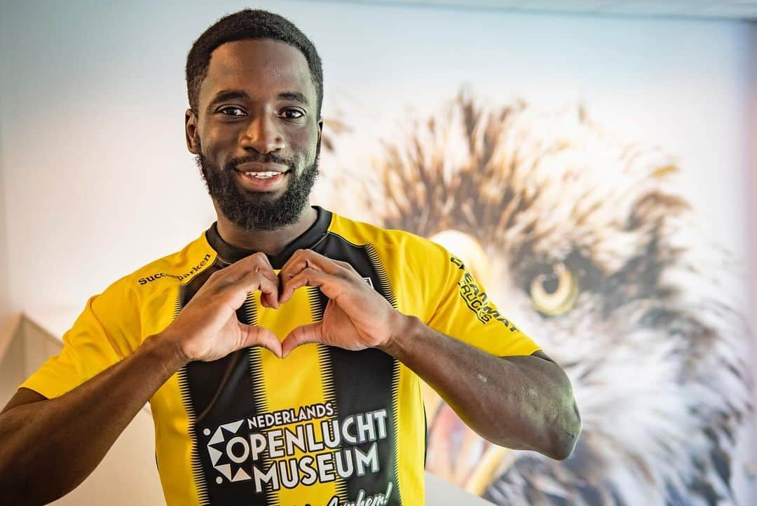 フィテッセさんのインスタグラム写真 - (フィテッセInstagram)「Welcome @nouhadicko! 💛🖤 ⠀⠀⠀⠀⠀⠀⠀⠀⠀ ⠀⠀⠀⠀⠀⠀⠀⠀⠀ ⠀⠀⠀⠀⠀⠀⠀⠀⠀ #Vitesse」9月3日 2時21分 - mijnvitesse