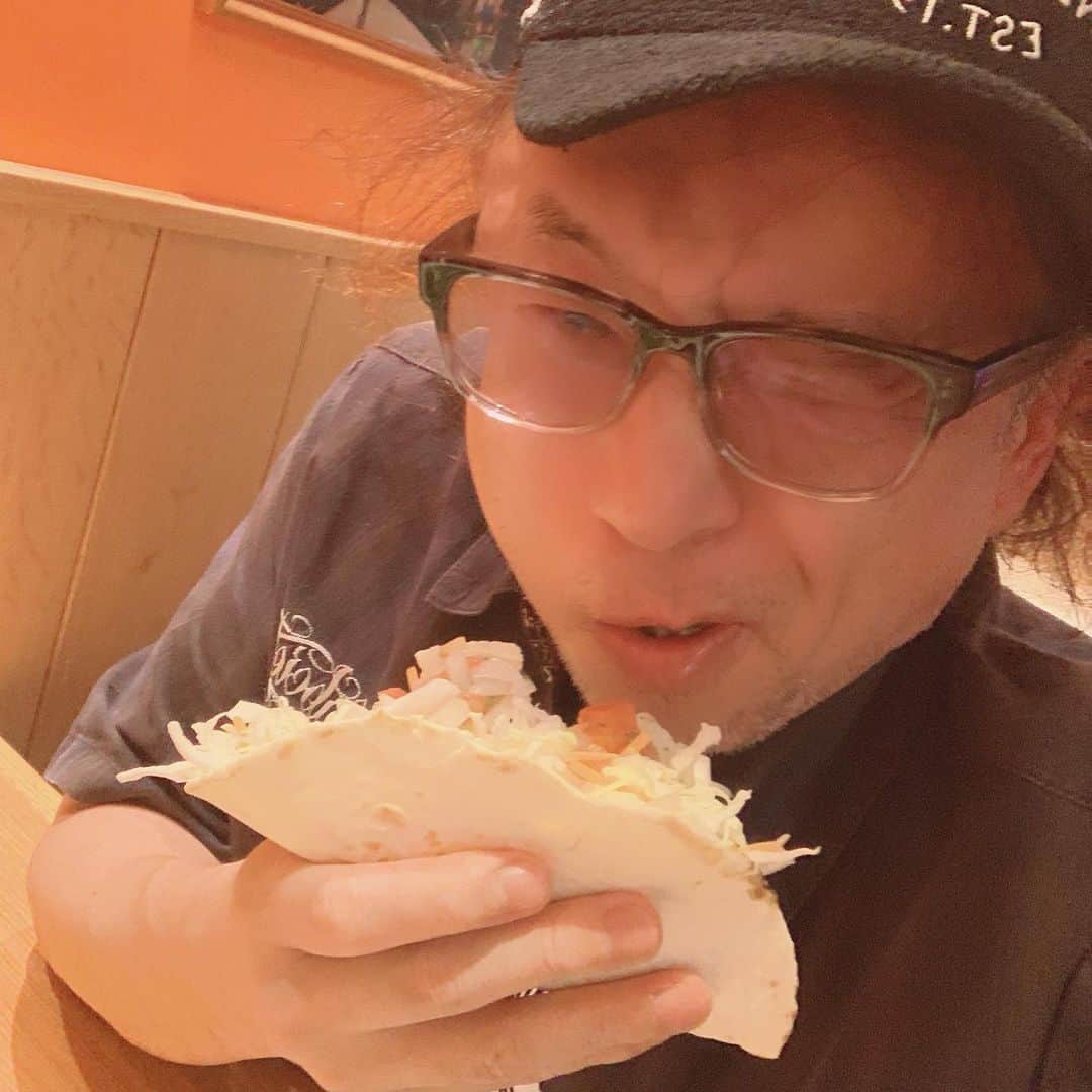 樫原伸彦さんのインスタグラム写真 - (樫原伸彦Instagram)「. →Pia-no-jaC←レコーディング HIROの小物ダビングでした。  入れたもの、もう忘れてんだろうなぁw  肉とか海老をビールで流し込んでフィニッシュ。  アルバムまだまだ未完成。 頑張ります。」9月3日 2時27分 - nobustagrammy