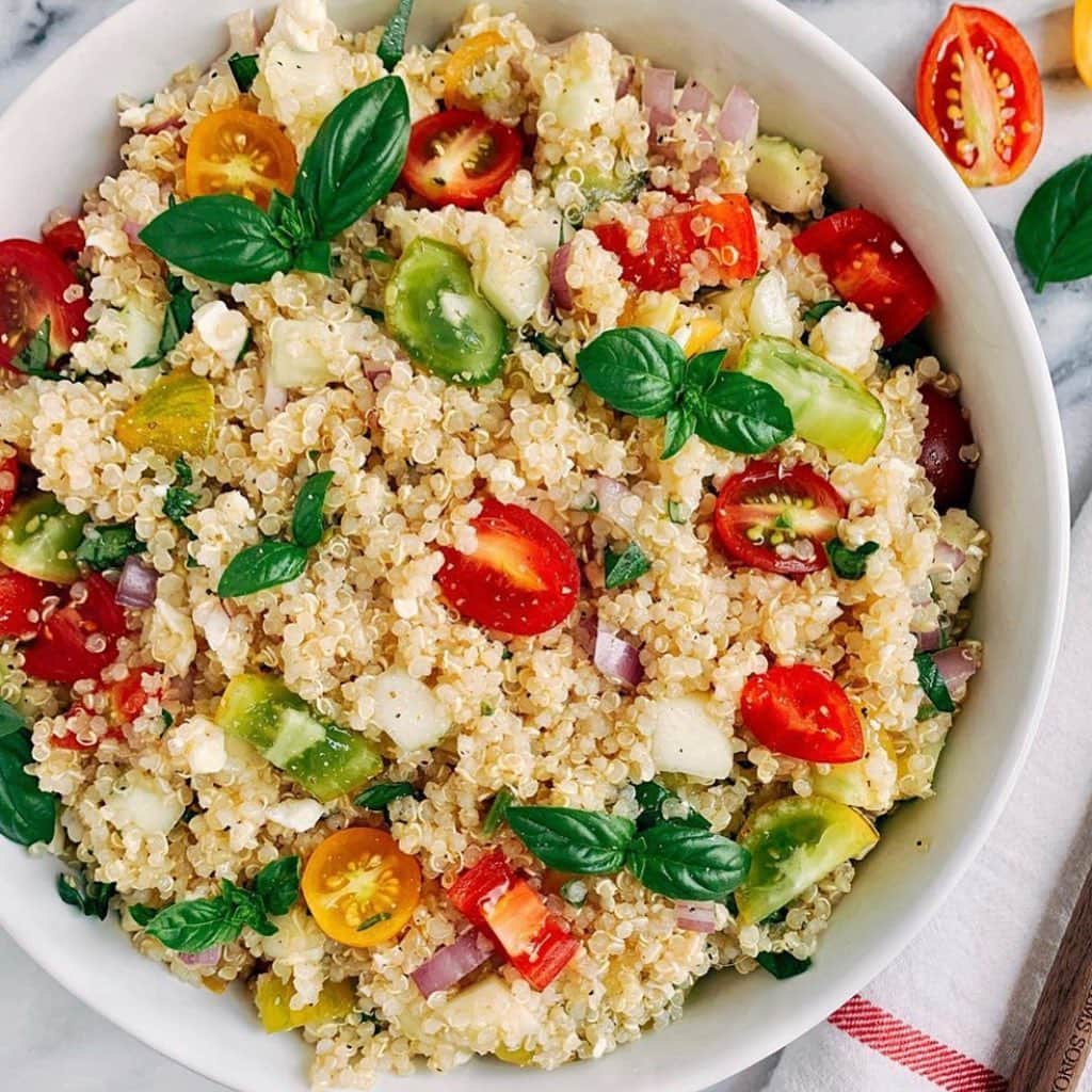 Whole Foods Marketさんのインスタグラム写真 - (Whole Foods MarketInstagram)「You could bring some chips or wine to a cookout and it’d be cool and all, but you could also bring this Greek quinoa salad and become everyone’s best friend. Just a thought! Get the recipe from @eatingbirdfood.」9月3日 2時33分 - wholefoods