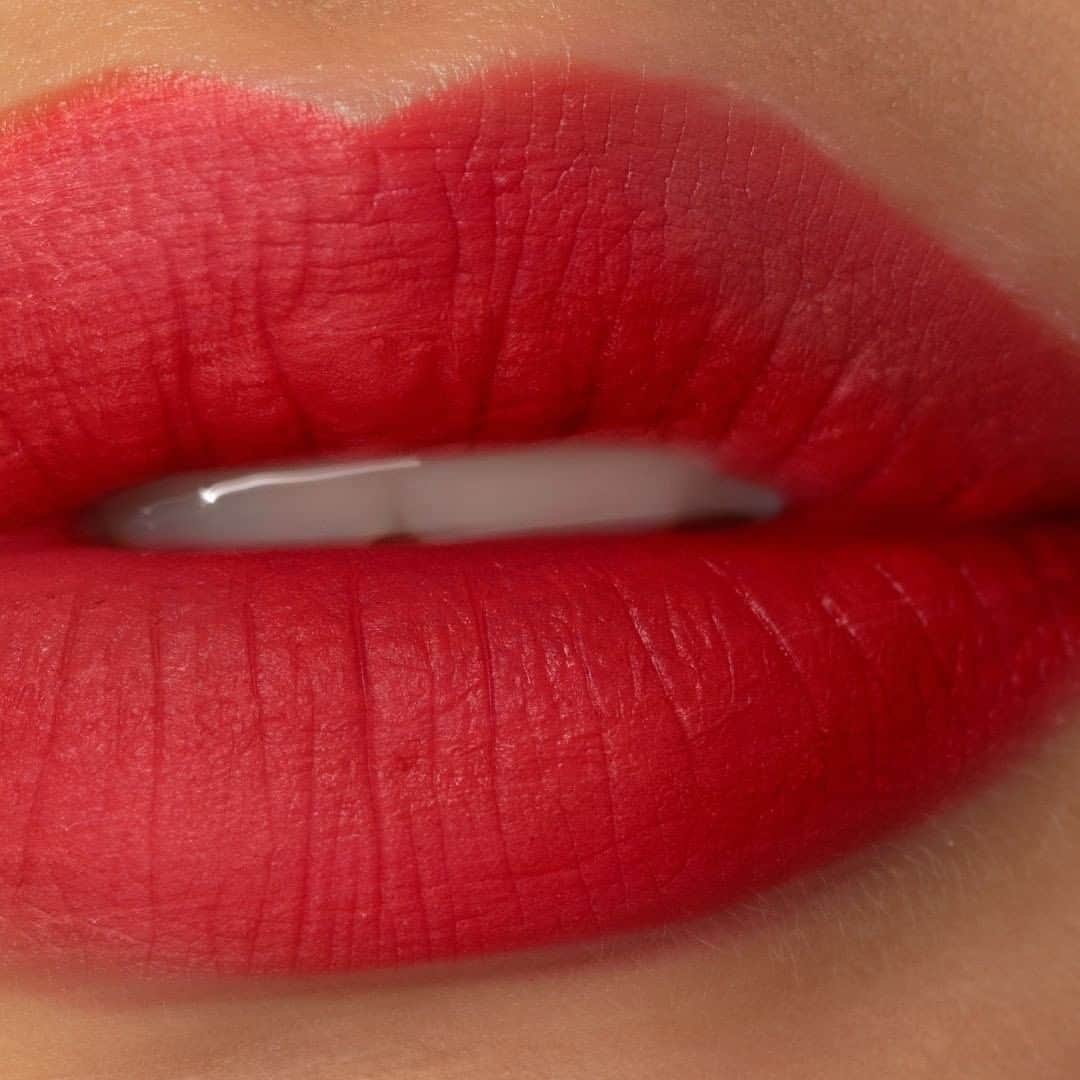 Smashboxのインスタグラム：「BBQ-worthy lip color 🍔🍒」