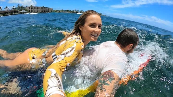 アラナ・ブランチャードのインスタグラム：「New Video is live!! Go to the link in my bio to see what we get up to on Kauai. @jackfreestone  filmed and edited by me. Music by me LOLz」