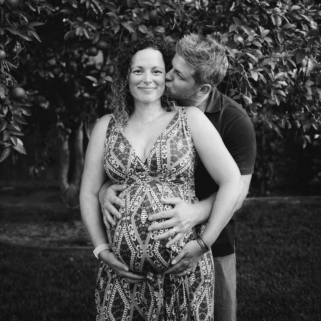 マイケル・グラント・テリーのインスタグラム：「This lady. Words cannot explain the love I have for her. The patience she has for me. We are a few weeks out from bringing this little girl into the world - who I’m hoping will be blessed with everything Christine and maybe a sprinkle of me. Here’s to strong blond curly girl who fights for what she believes in and changes the world in ways I can only dream of.  Thanks for the beautiful picture @vududaddy」