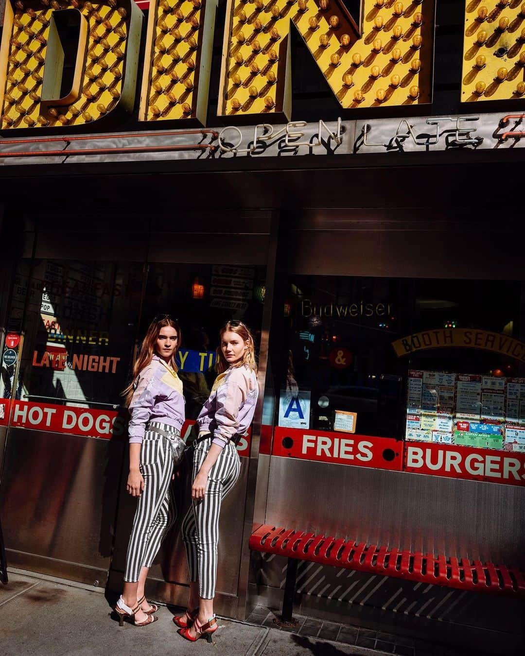 Bloomingdale'sさんのインスタグラム写真 - (Bloomingdale'sInstagram)「Hot grill summer 😂🍔🍟🌭 What are your Labor Day plans? 📷: @kat_in_nyc . . . . . . . #OOTD #Twinning #Twinsies #SummerStyle #WeekendVibes #Fashion #Style #OutfitInspo #Bloomingdales」9月3日 3時22分 - bloomingdales