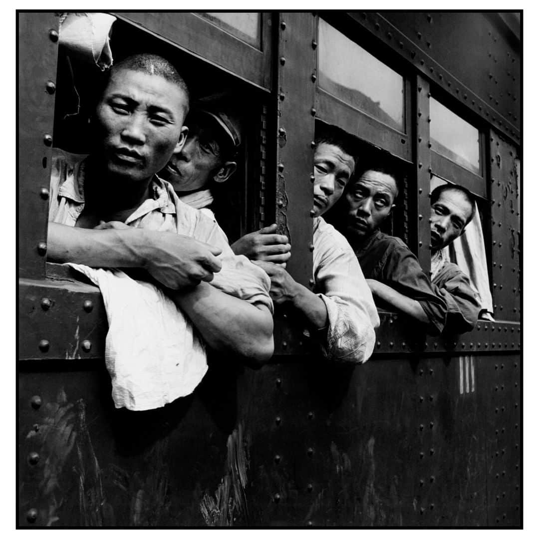 Magnum Photosさんのインスタグラム写真 - (Magnum PhotosInstagram)「Discharged Japanese soldiers on the train heading home after the end of WWII. Japan, Hiroshima. September 8, 1945. . Today marks the anniversary of the formal surrender of Japan that officially ended the war in Asia on September 2, 1945. . © #WayneMiller/#MagnumPhotos . #WorldWarII #WWII #SecondWorldWar」9月3日 3時30分 - magnumphotos