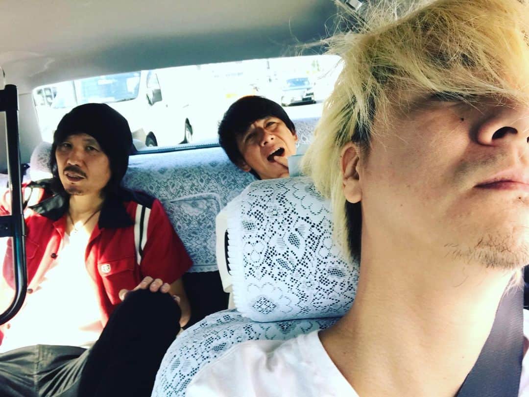 masasucksのインスタグラム：「本日 車内広め」