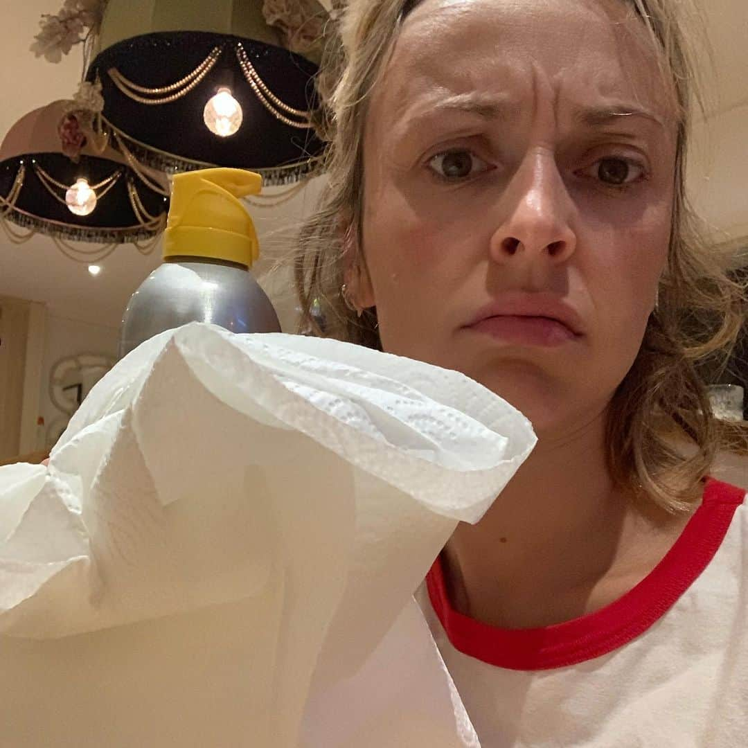 ファーン・コットンさんのインスタグラム写真 - (ファーン・コットンInstagram)「Always nice when the first thing you do on your birthday is clean up a massive cat shit in the kitchen #38」9月3日 14時22分 - fearnecotton