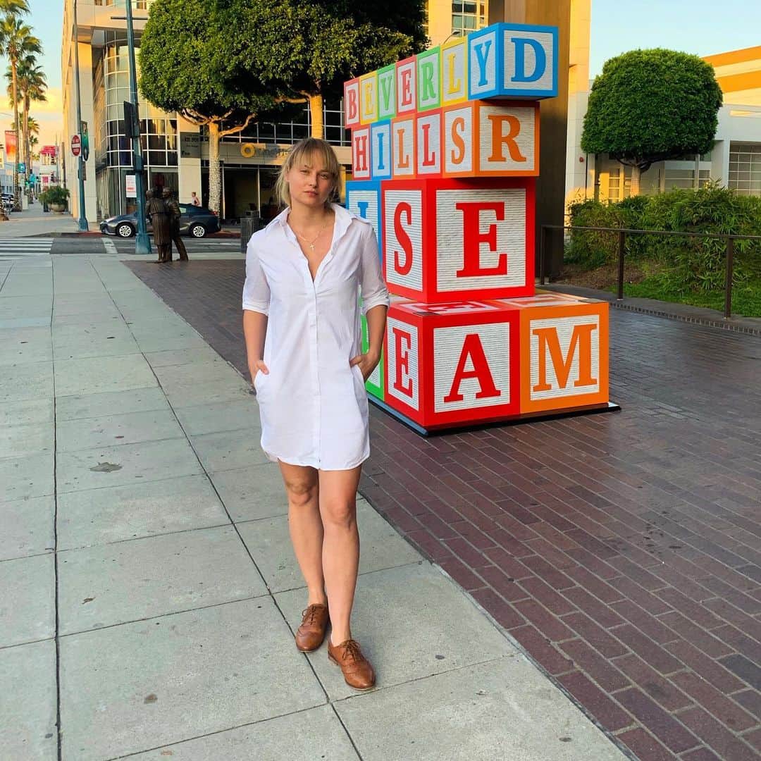ジェネビーブ・モートンさんのインスタグラム写真 - (ジェネビーブ・モートンInstagram)「I’m writing about dreams at the moment, life dreams not night dreams. What happens when you achieve your your dreams and realize the dream is over or complete? Do you have the courage to dream a new dream and start from scratch towards it? In my case I dreamed of becoming a model, I have had an incredible career and achieved what I set out to do, but the reality is at this time my dream is complete, there’s nothing left for me to achieve in this area. So now looking forward, what ELSE will I have the courage to try and do? Elizabeth Gilbert writer of Eat Pray Love did a talk where she expressed the fear that her greatest work was done and that moving forward she would have hit her peak with that book. Now I have had the same question in my mind, is the best will ever be that peak moment in my modeling career? Or is there going to be new adventures for me that I feel wildly excited and passionate about. Many of my followers started following me because of that career and moving forward, I often wonder how many of you will journey forward with me as I take on new dreams! I hope that as I evolve and grow you all evolve and grow with me. ❤️ #dreams」9月3日 13時06分 - genevievemorton