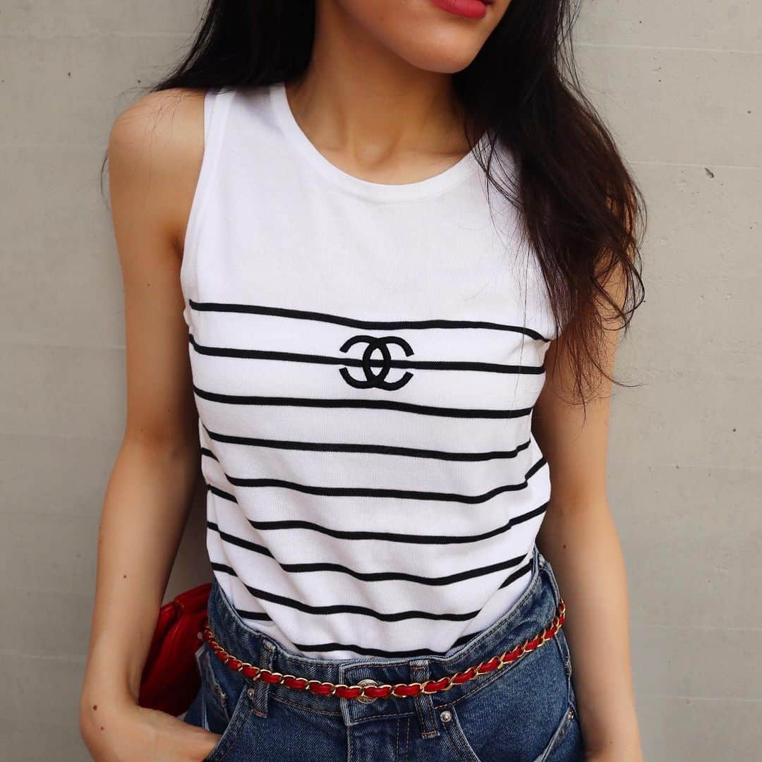Vintage Brand Boutique AMOREさんのインスタグラム写真 - (Vintage Brand Boutique AMOREInstagram)「Vintage Chanel striped sleeveless cotton top. Size 38,42,44 are in stock.▶︎Free Shipping Worldwide✈️ ≫≫≫ DM for more information 📩 info@amorevintagetokyo.com #AMOREvintage #AMORETOKYO #tokyo #Omotesando #Aoyama #harajuku #vintage #vintageshop #ヴィンテージ #ヴィンテージショップ #アモーレ #アモーレトーキョー #表参道 #青山 #原宿#東京 #chanel #chanelvintage #vintagechanel #ヴィンテージ #シャネル #ヴィンテージシャネル #amorewardrobe #アモーレワードローブ」9月3日 13時05分 - amore_tokyo