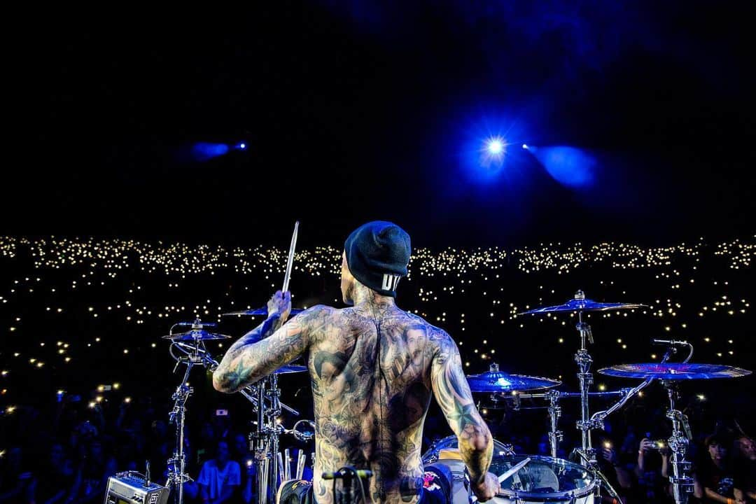 blink-182さんのインスタグラム写真 - (blink-182Instagram)「SEATTLE! You came we rocked and everybody conquered. 👏👏👏 📸: @fog.again」9月3日 13時15分 - blink182