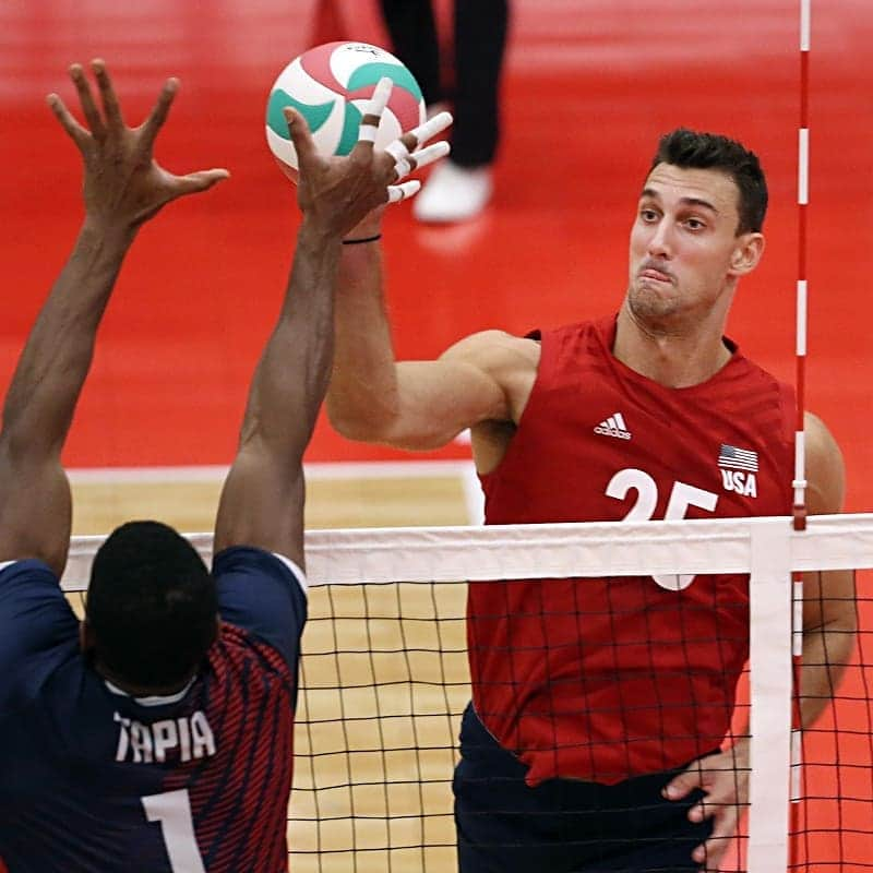 USA Volleyballさんのインスタグラム写真 - (USA VolleyballInstagram)「The U.S. Men 🇺🇸 beat the Dominican Republic 🇩🇴 on Monday, 3-0 in their 1st pool play match of the NORCECA Championship. Link to story in our bio.」9月3日 13時41分 - usavolleyball