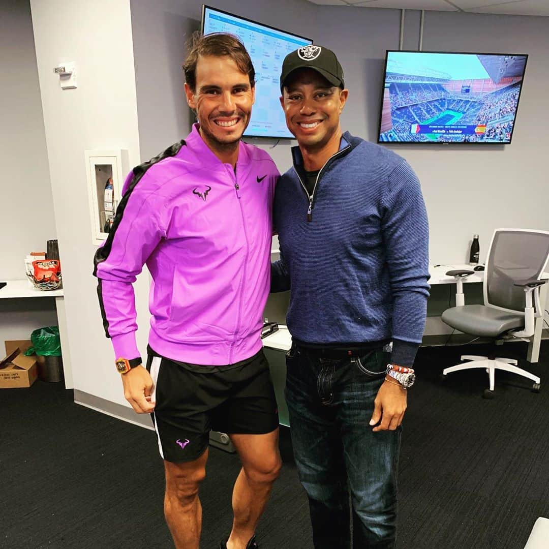 ラファエル・ナダルさんのインスタグラム写真 - (ラファエル・ナダルInstagram)「Always an inspiration for me. Thanks for coming today to the tennis, Tiger!!!! #vamos @usopen 💪🏻 #newyork」9月3日 13時37分 - rafaelnadal