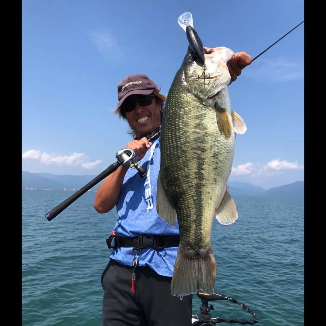 Megabass Inc.さんのインスタグラム写真 - (Megabass Inc.Instagram)「BIG-M7.5でビッグフィッシュ！ こんな魚ビッグクランクでディープから引きずり出せたら、最高ですね！！ #megabass #メガバス #mymegabass #ビッククランク #クランキング #バス #バス釣り #スポーニング #bigm #bigm7.5 #ビッグエム」9月3日 14時08分 - megabass_inc