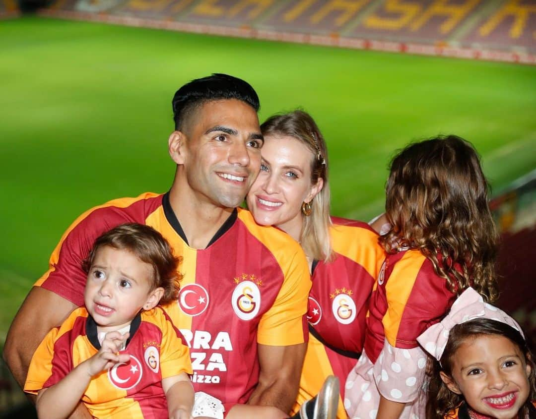 ガラタサライSKさんのインスタグラム写真 - (ガラタサライSKInstagram)「Galatasaray Sportif AŞ, Radamel @falcao’nun kulübümüze transferi hakkında kulübü AC Monaco ile anlaşmaya vardı. #MissionFalcaoComplete」9月3日 5時54分 - galatasaray