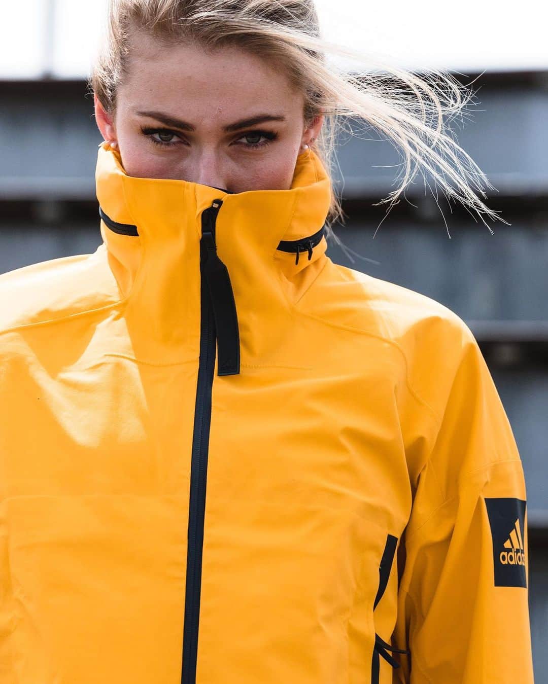 ミカエラ・シフリンのインスタグラム：「In the sport of alpine ski racing, we’re often exposed to elements we can’t control. SO thankful to @adidasterrex for doing your part in helping me to own the elements. The #MYSHELTER jacket launches today, so check out the link in my story if your were curious and want to snag your own! 👏👏 @adidasterrex #ad」