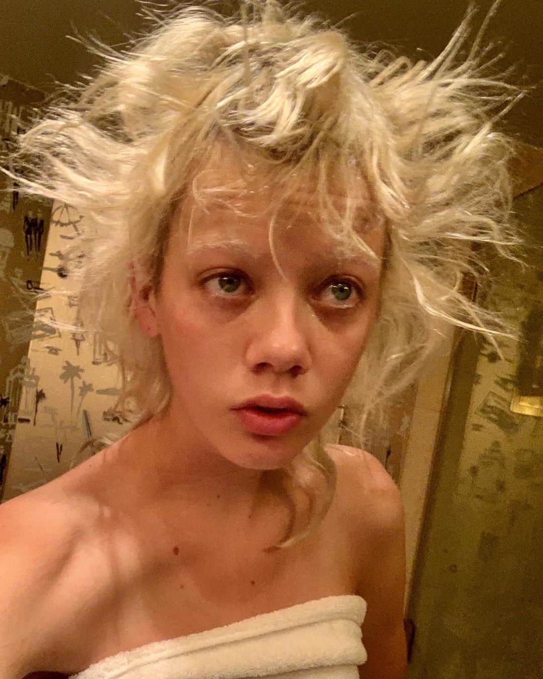 マリヤン・ジョンクマンのインスタグラム：「Morning hotness 🔥🤡」