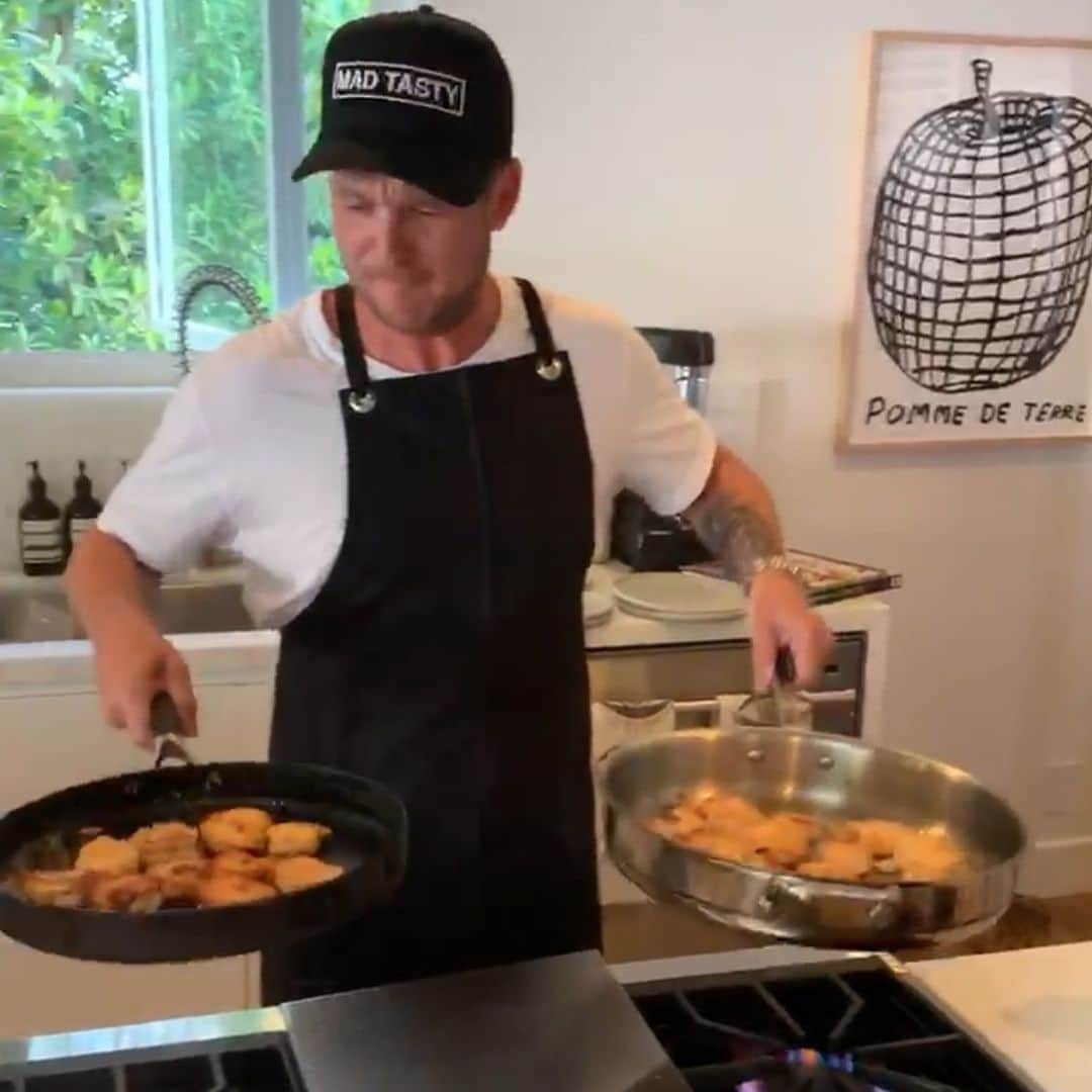 ライアン・テダーさんのインスタグラム写真 - (ライアン・テダーInstagram)「I’m so good at cooking my food doesn’t taste like food.」9月3日 6時08分 - ryantedder