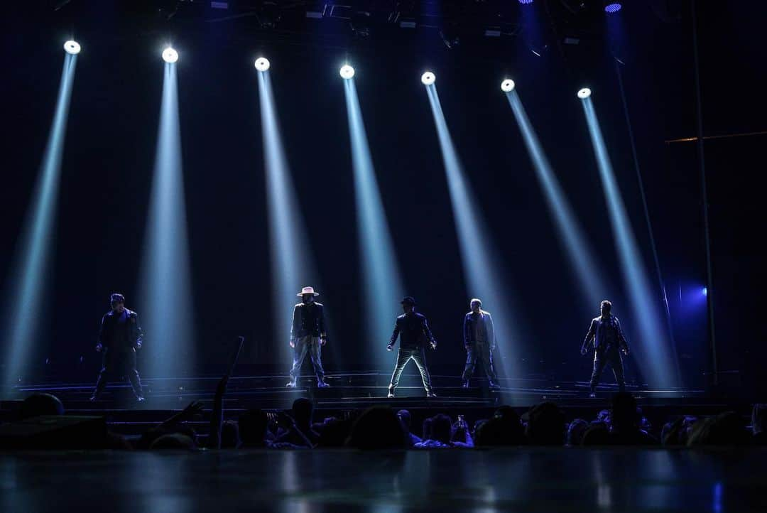 backstreetboysさんのインスタグラム写真 - (backstreetboysInstagram)「Dallas!!! You were such an incredible crowd! #BSBDAL #DNAWorldTour」9月3日 6時28分 - backstreetboys