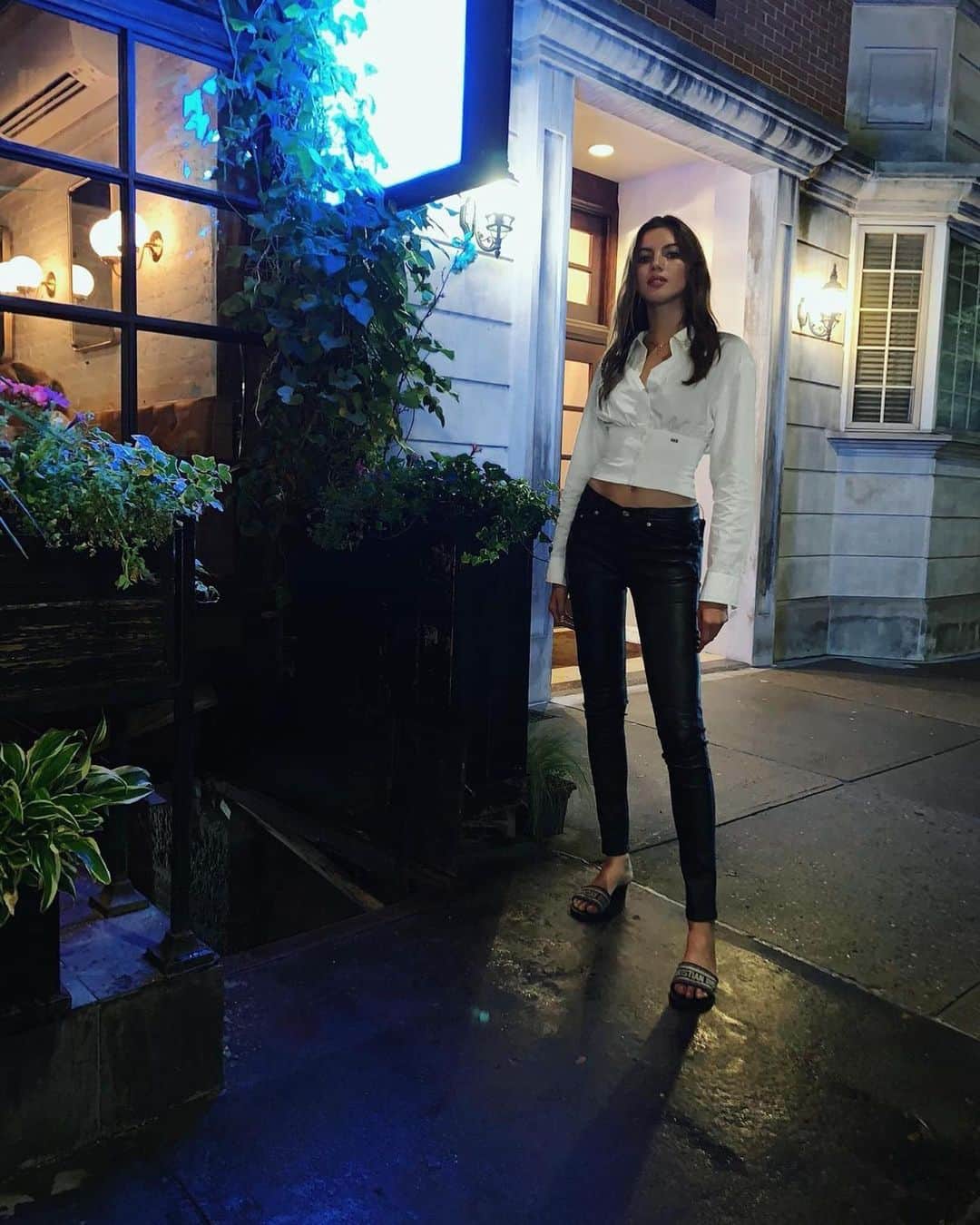 ヴァレリー・カウフマンのインスタグラム：「Just a night cap 💙 #LastNight」