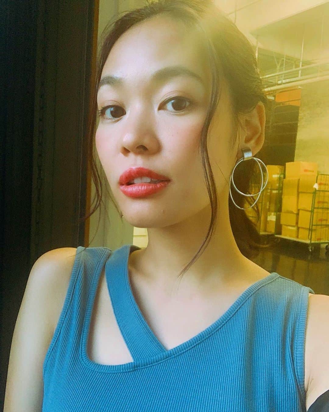 のインスタグラム：「やぎちゃん make🥀﻿ 女性らしくしてもらったのに、﻿ この日もエリザベスに﻿ 似てると言われました🤣 (銀魂の)﻿ 良く言われます。口かな？？笑 ﻿ ﻿ #make #redlips #赤リップ #メイク﻿ #エリザベス」
